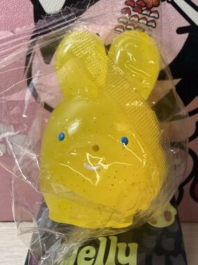 Jelly Hops Yellow Sparkly Bunny Super Solid Squish Sensory